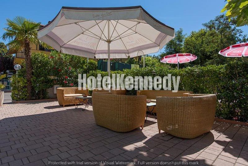 Hotel Kennedy リド・ディ・サヴィオ エクステリア 写真