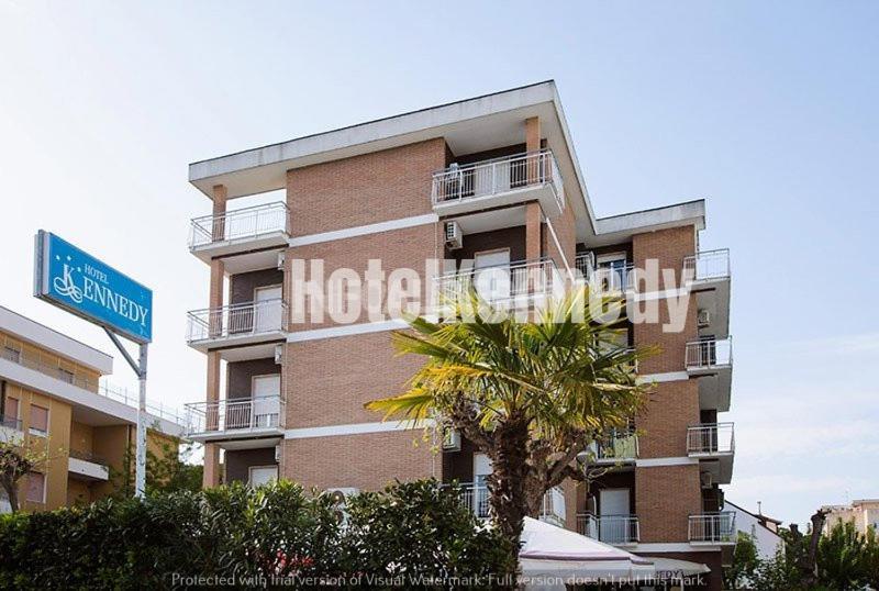 Hotel Kennedy リド・ディ・サヴィオ エクステリア 写真