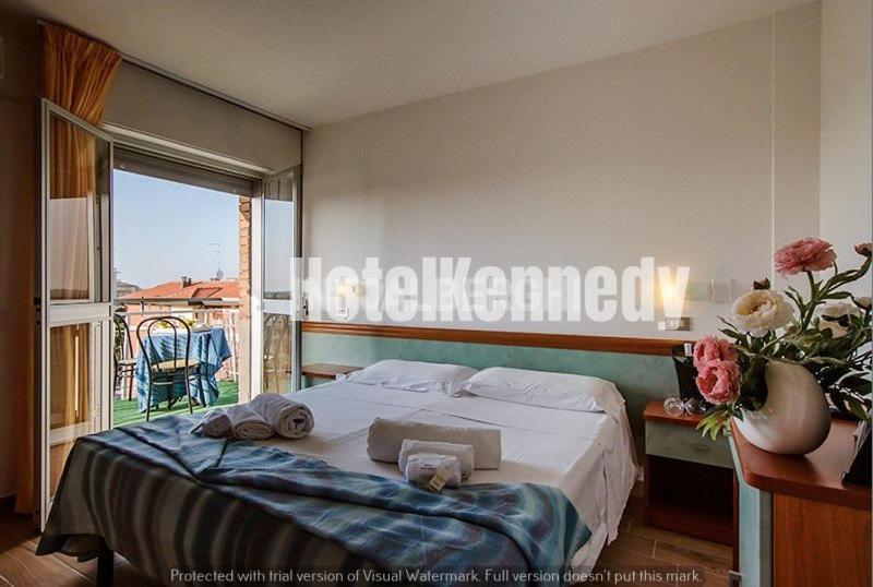 Hotel Kennedy リド・ディ・サヴィオ エクステリア 写真