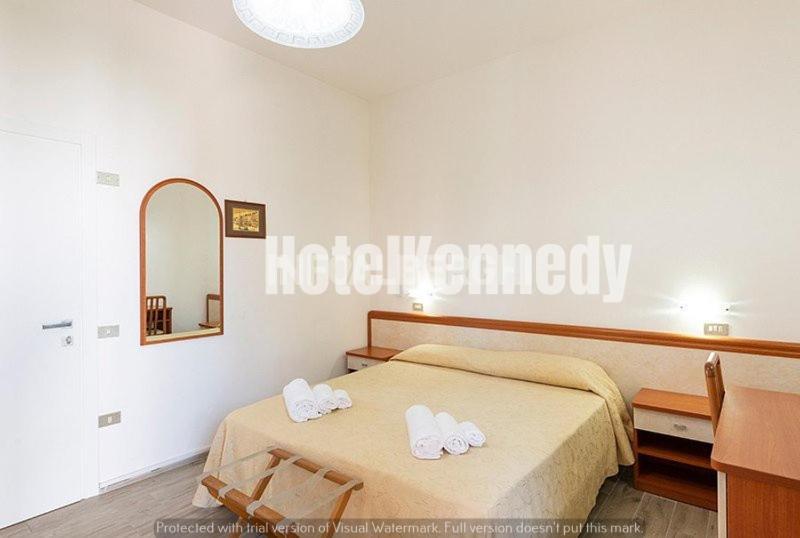 Hotel Kennedy リド・ディ・サヴィオ エクステリア 写真