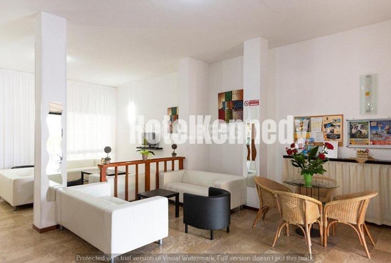 Hotel Kennedy リド・ディ・サヴィオ エクステリア 写真