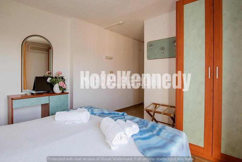 Hotel Kennedy リド・ディ・サヴィオ エクステリア 写真